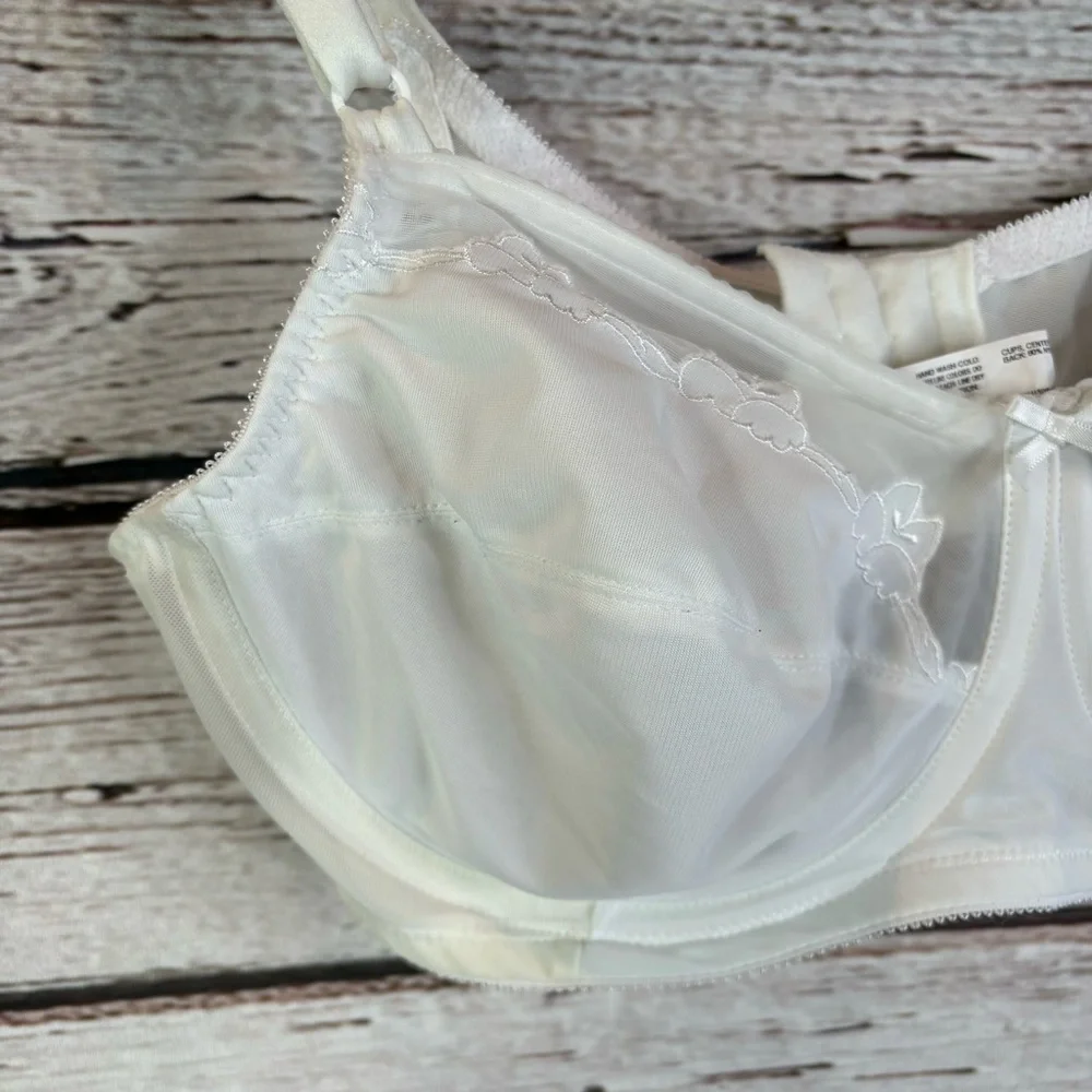 BALI White Flower Underwire Unlined Full Coverage Bra Size 42C Plus Size Nylon‎